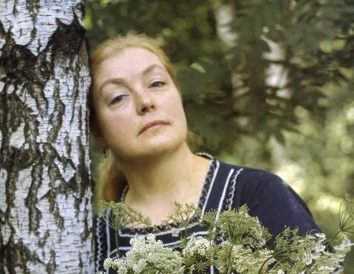 Лидия Федосеева-Шукшина передвигается на инвалидной коляске