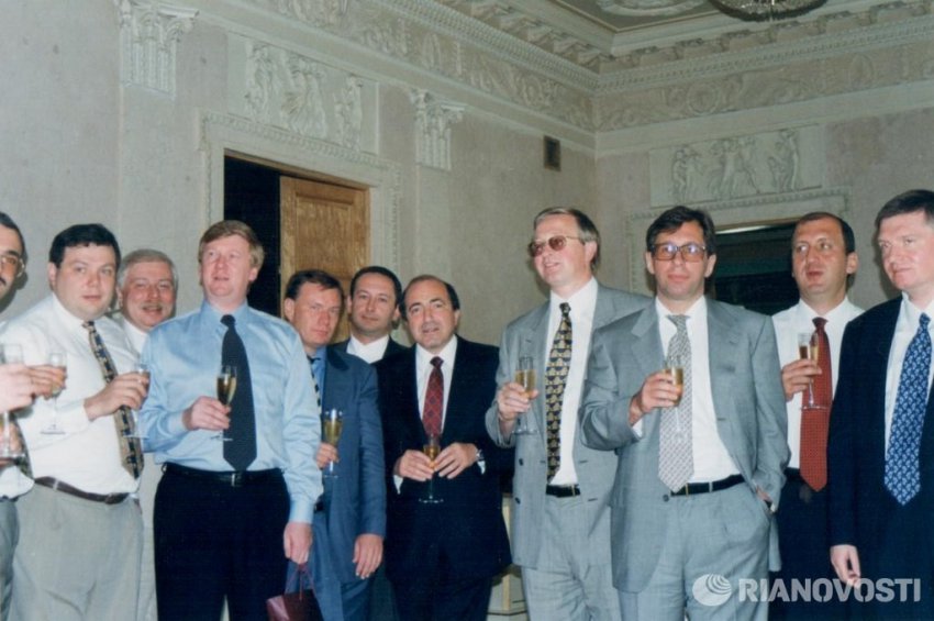 Как менялась элита СССР до слабоумных депутатов РФ
