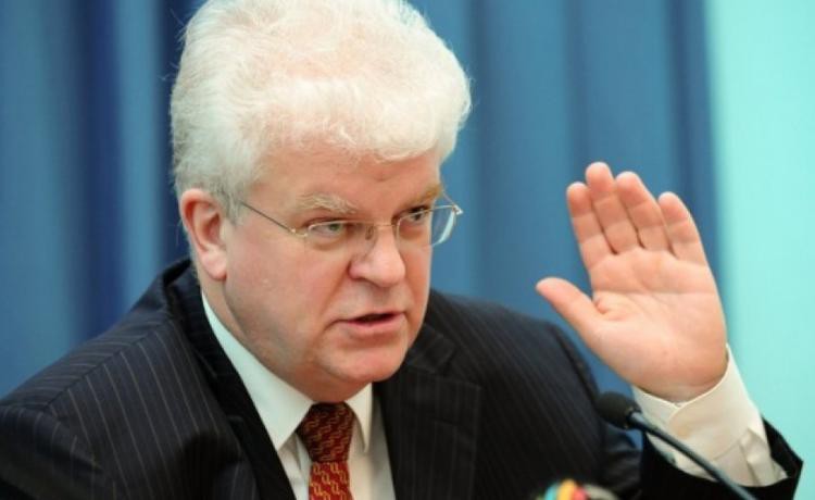 Отправить на пенсию предложили россияне дипломата за слова о том, что им не нужен безвизовый режим с Европой