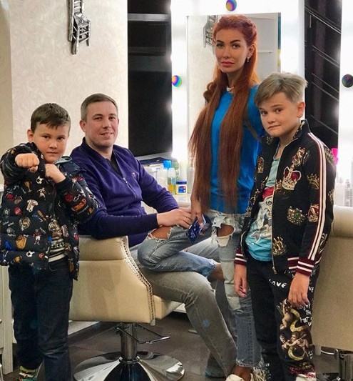 Экстрасенс Николь Кузнецова рассказала об угрозе смерти при первых родах
