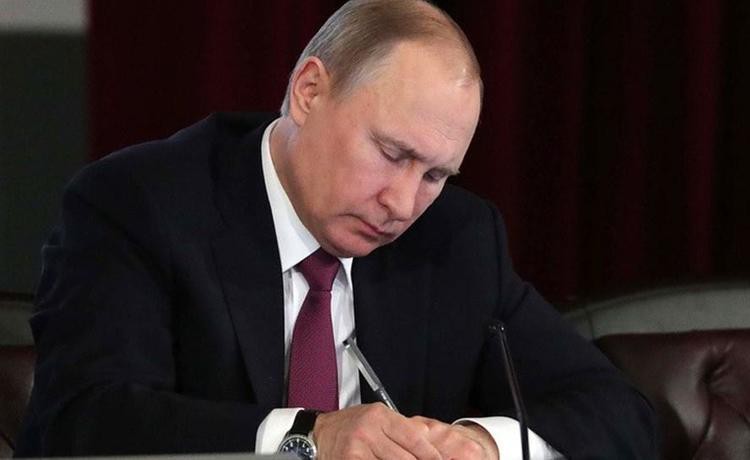 Путин отказал Центробанку и Минфину в «обязаловке» по пенсиям