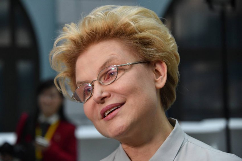 Елена Малышева прошла больше 10 километров босиком