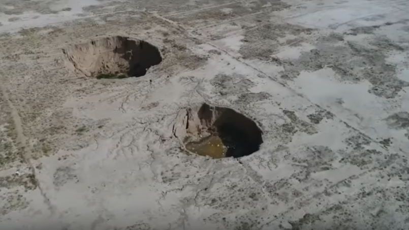 Иран проваливается под землю: в стране появляются дыры огромных размеров