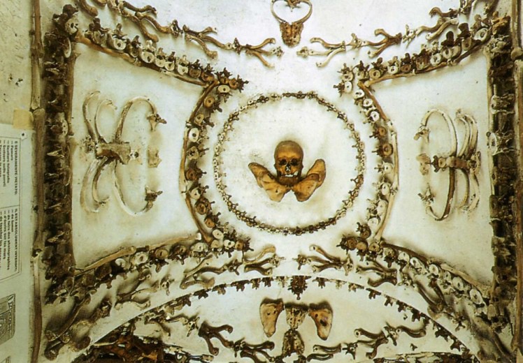Храмы на костях: Христианские оссуарии (костницы) Храмы на костях: Христианские оссуарии (костницы)