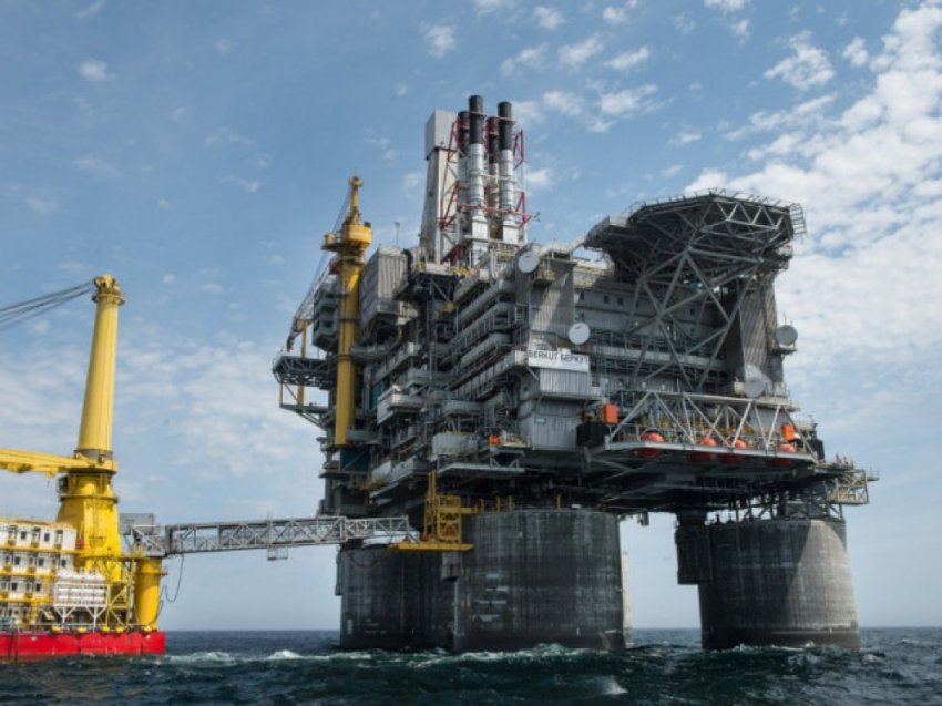 Иностранные корни Роснефти. Куда идут нефтяные деньги?