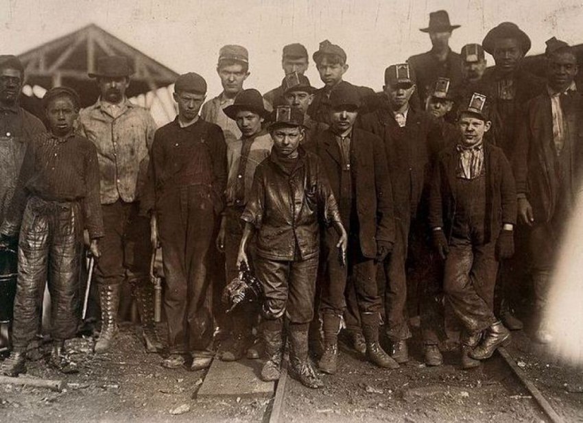 Как менялись условия труда: детская каторга и 20 часов в шахтах