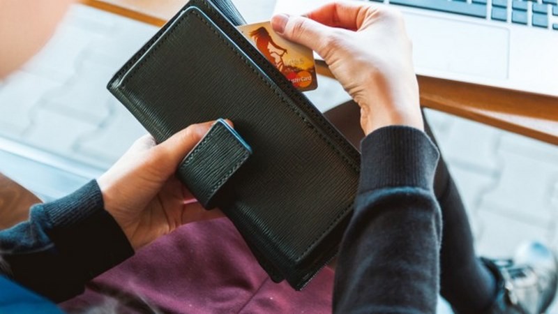 Мошенники нашли новый метод, как с помощью смартфона лишить сбережений банковских клиентов