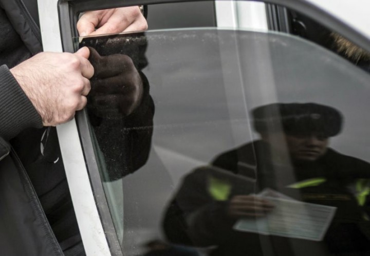 В ГД внесен законопроект, регулирующий сроки снятия тонировки со стекол машины
