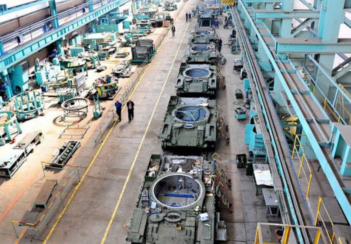 Зеленский поручил кабмину разобраться с ситуацией в «оборонке»