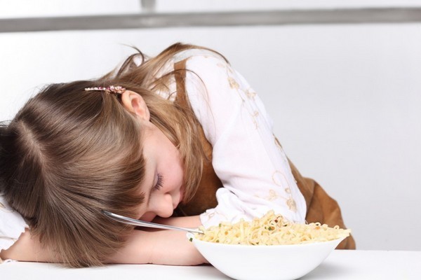 Чем кормить ребенка при поносе: 4 группы запрещённых продуктов и советы педиатра