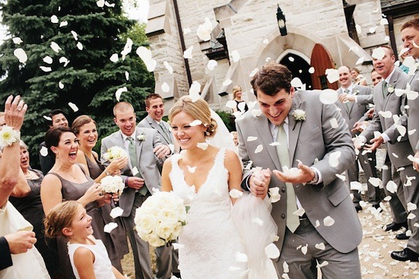 Лепестки роз на свадьбу — свадебные советы Лепестки роз на свадьбу — свадебные советы