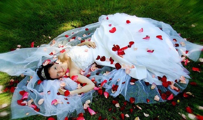 Лепестки роз на свадьбу — свадебные советы Лепестки роз на свадьбу — свадебные советы