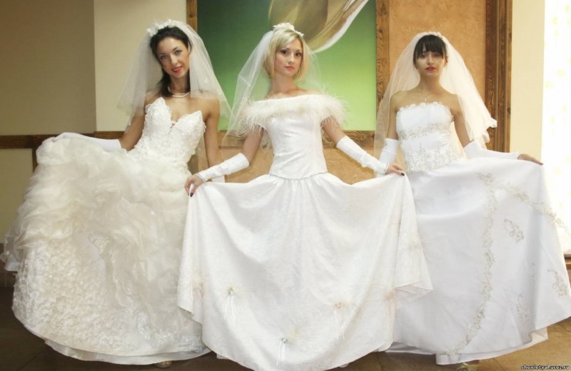 Кто покупает платье невесте — свадебные советы Кто покупает платье невесте — свадебные советы