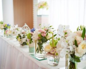 Композиция на стол молодоженов — свадебные советы