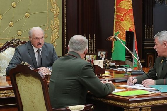 Лукашенко попросил российские СМИ «не вякать»