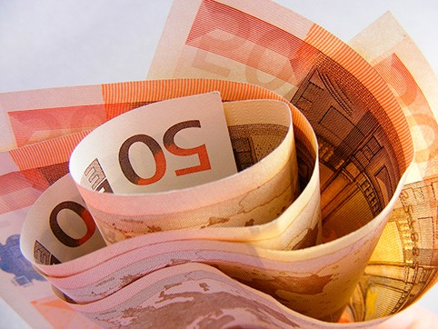 Взгляд аналитиков на прогноз курса евро в 2020 году