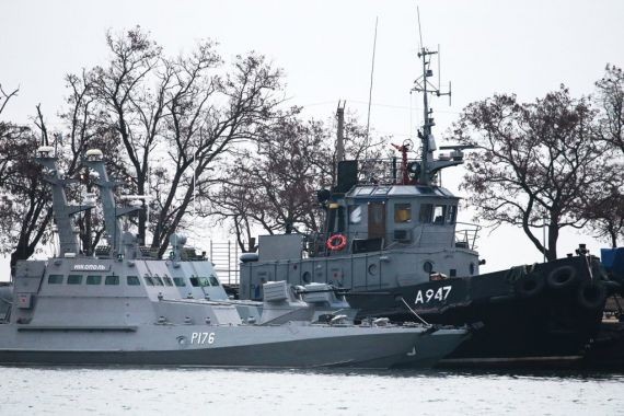 Украинские суда, ранее задержанные российскими пограничниками, отправились домой