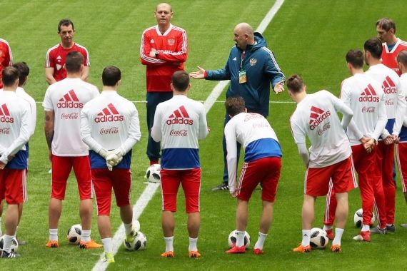 СМИ узнали о системе штрафов, существующей в сборной РФ по футболу