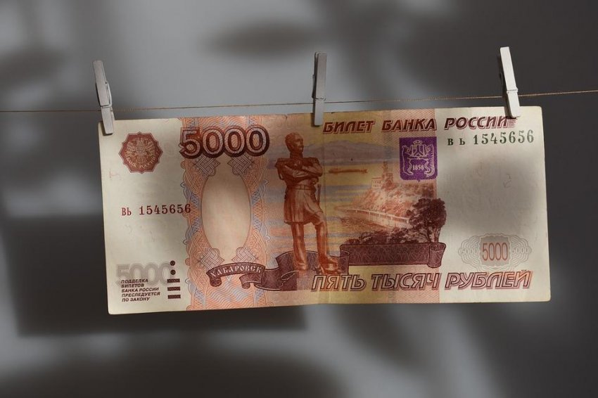 Выплата пенсионерам 5000 рублей будет или нет: кому достанется надбавка к пенсии