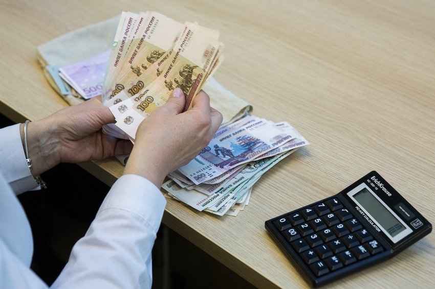 Выплата пенсионерам 5000 рублей будет или нет: кому достанется надбавка к пенсии