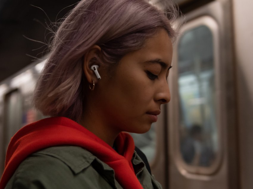 Жалобы покупателей на AirPods Pro от Apple стали появляться в Сети