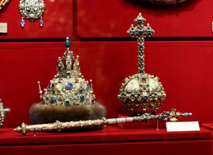 Императорская держава и скипетр - сакральный смысл