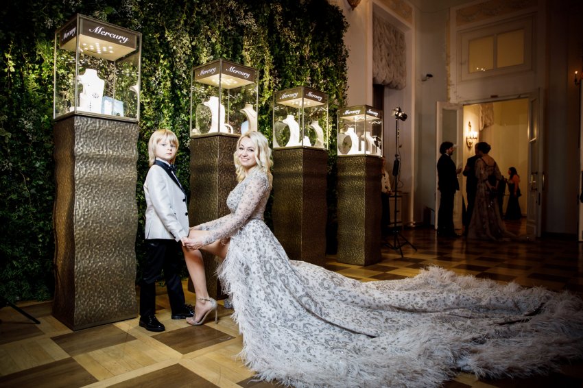 Бал дебютанток Tatler в 2019 году посетило немало известных персон
