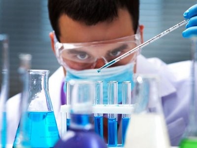 Врач-инфекционист назвала 10 анализов, на которые не стоит тратить деньги