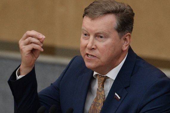 Депутат Госдумы предложил снизить зарплату законодателей до средней по России