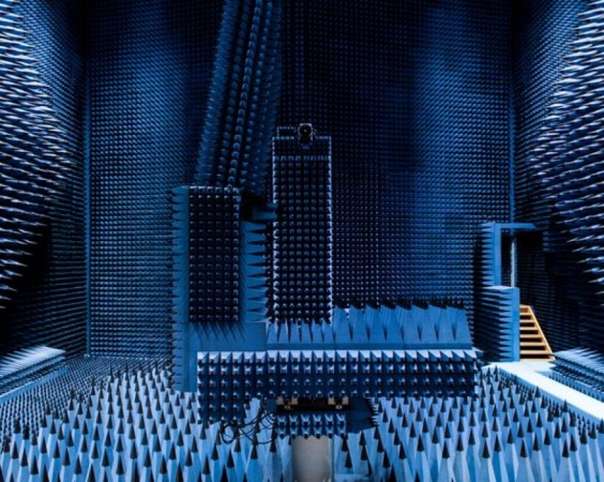 Мозг человека в звуконепроницаемой комнате сходит с ума