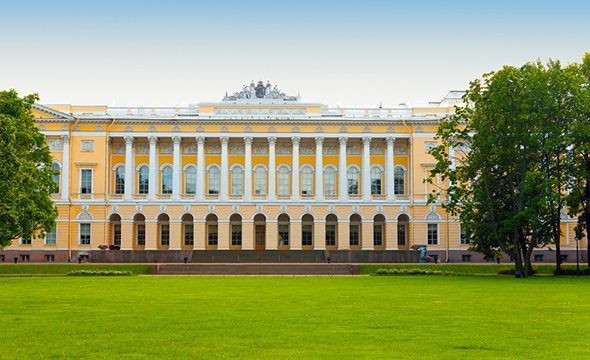 10 виртуальных туров по музеям мира — от Эрмитажа до Лувра