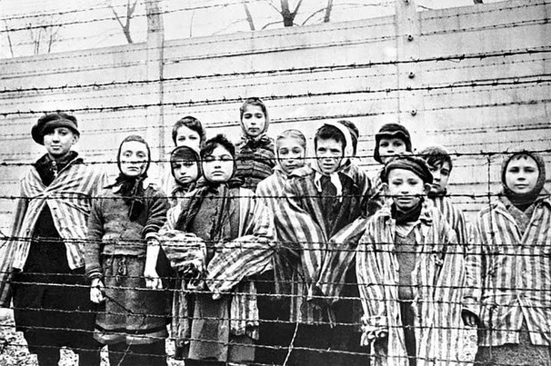 Последний живой освободитель Освенцима: как поляки разлюбили спасших их красноармейцев