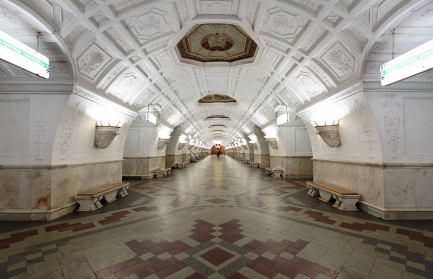 Как строились подземные дворцы социализма