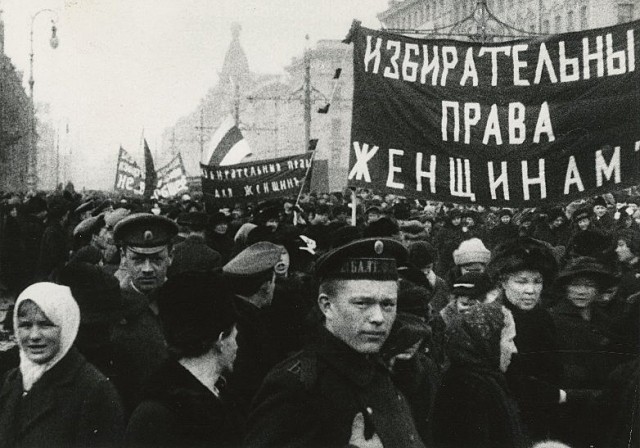 История борьбы женщин за равноправие или история 8 марта