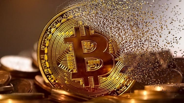 Прогнозы на курс биткоина на 2020 год: криптовалюта обвалилась почти в 2 раза на фоне коронавируса