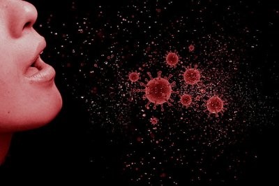 Психологи рассказали, как справиться с тревогой, вызванной коронавирусными новостями