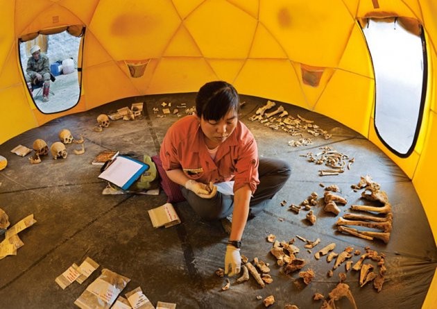 800-летние пещеры и неприступные горы королевства Мустанг 800-летние пещеры и неприступные горы королевства Мустанг