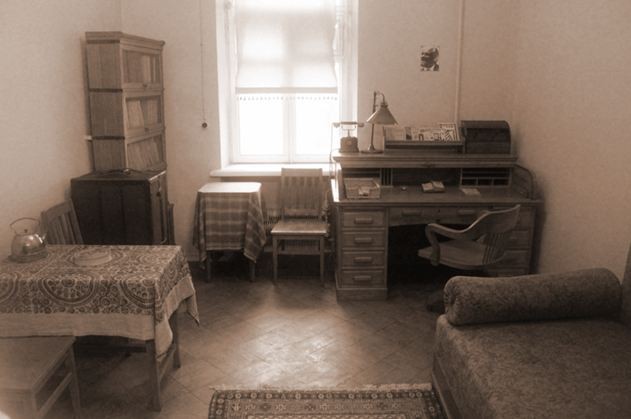 Самоубийство Маяковского оказалось случайным выстрелом Самоубийство Маяковского оказалось случайным выстрелом