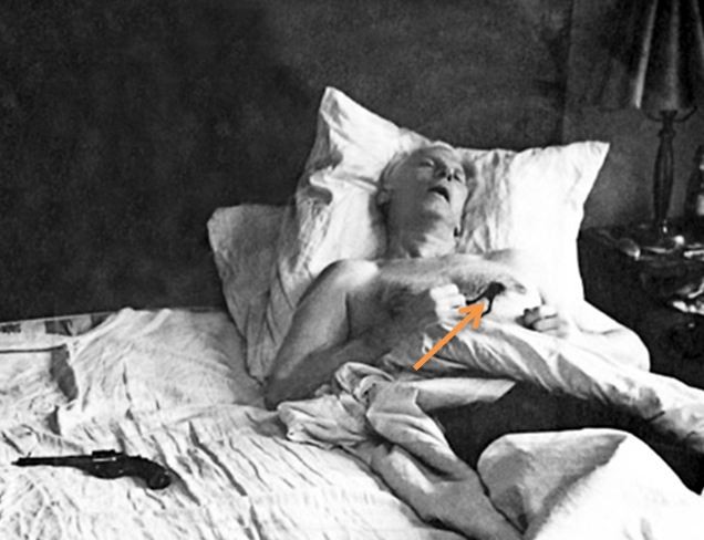 Самоубийство Маяковского оказалось случайным выстрелом Самоубийство Маяковского оказалось случайным выстрелом