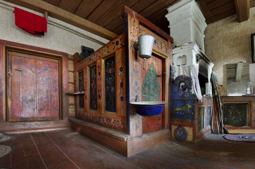 Как крестьяне северной Руси расписывали интерьеры домов?