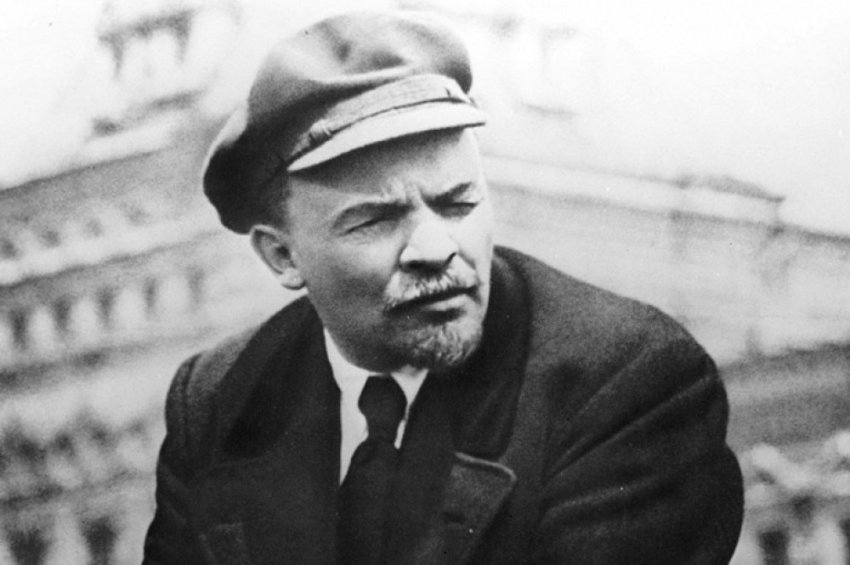 Почему Владимир Ульянов назвал себя Лениным