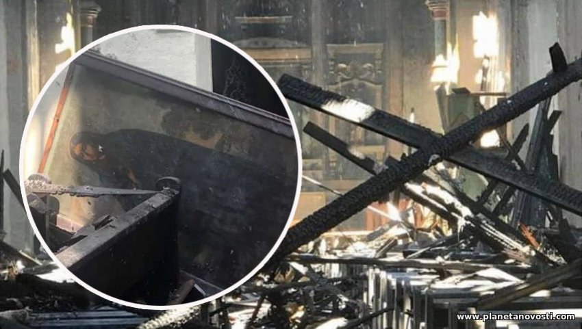 Огонь разрушил 249-летнюю церковь, но не тронул старинную икону