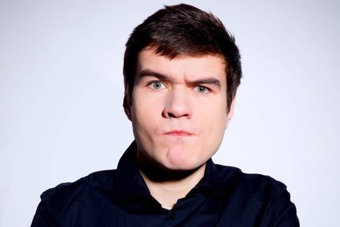 Катя Клэп объявила о предстоящей свадьбе с BadComedian