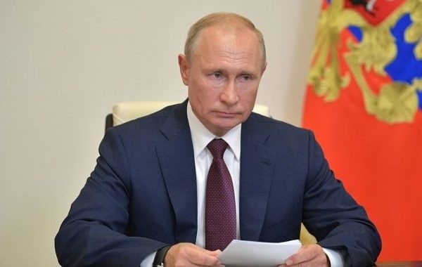 Путин поручил разобраться с индексацией пенсий работающим пенсионерам