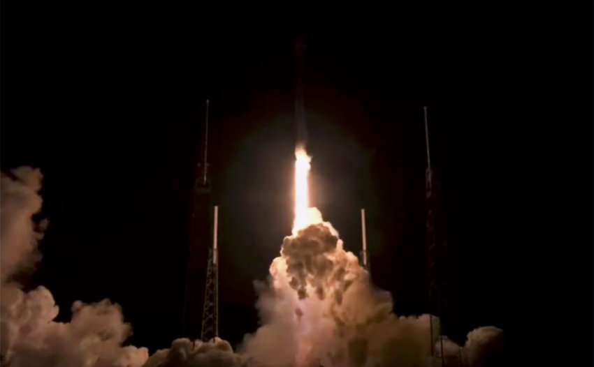 Ночной запуск ракеты: SpaceX не вернула первую ступень Falcon 9 на плавучую платформу