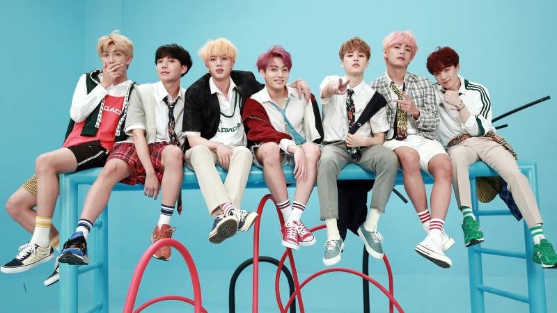 Участники южнокорейской группы BTS были включены в Книгу рекордов Гиннесса