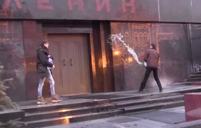 История покушений на тело Владимира Ленина в Мавзолее