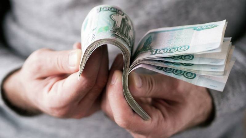 Выплаты неполным семьям назначил Владимир Путин с 1 июля 2021 года