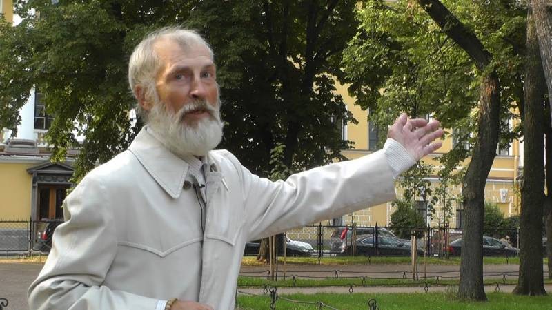 Чем закончилась питерская история о бездомном, который стал популярным экскурсоводом