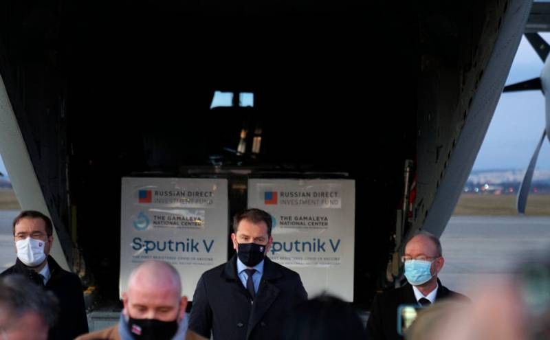 Словакия угрожает России публикацией договора о покупке вакцины «Спутник V» Словакия угрожает России публикацией договора о покупке вакцины «Спутник V»